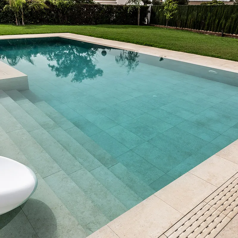 piscine grand carrelage